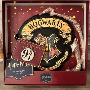 ✨ Harry Potter Hogwarts Crossbody Bag Gift Set – NWT ✨